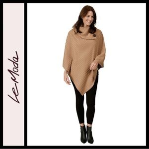 NWOT Le Moda Shawl Collar Fleece Poncho